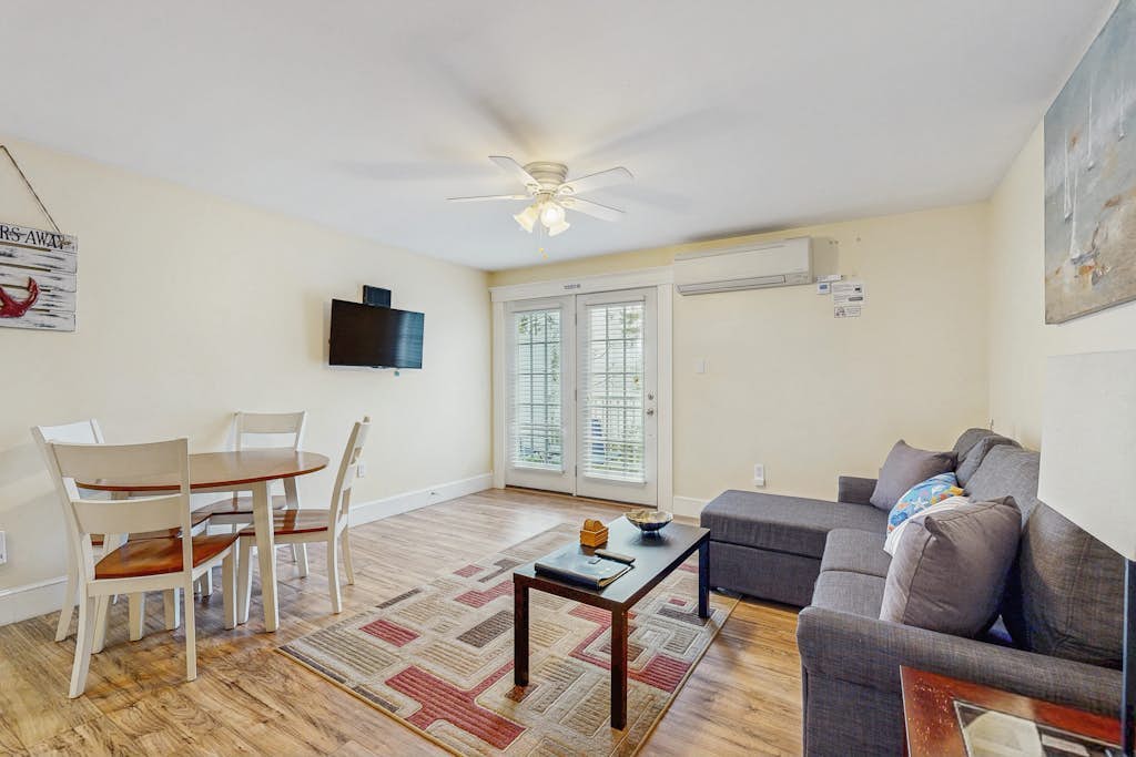 New Condo w/Water-View Deck in Edgecomb's Sheepscot Harbour Resort