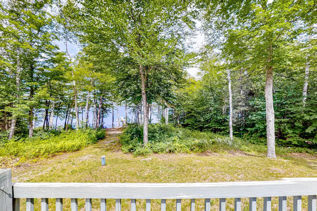 Lucky Lakefront Log Cabin