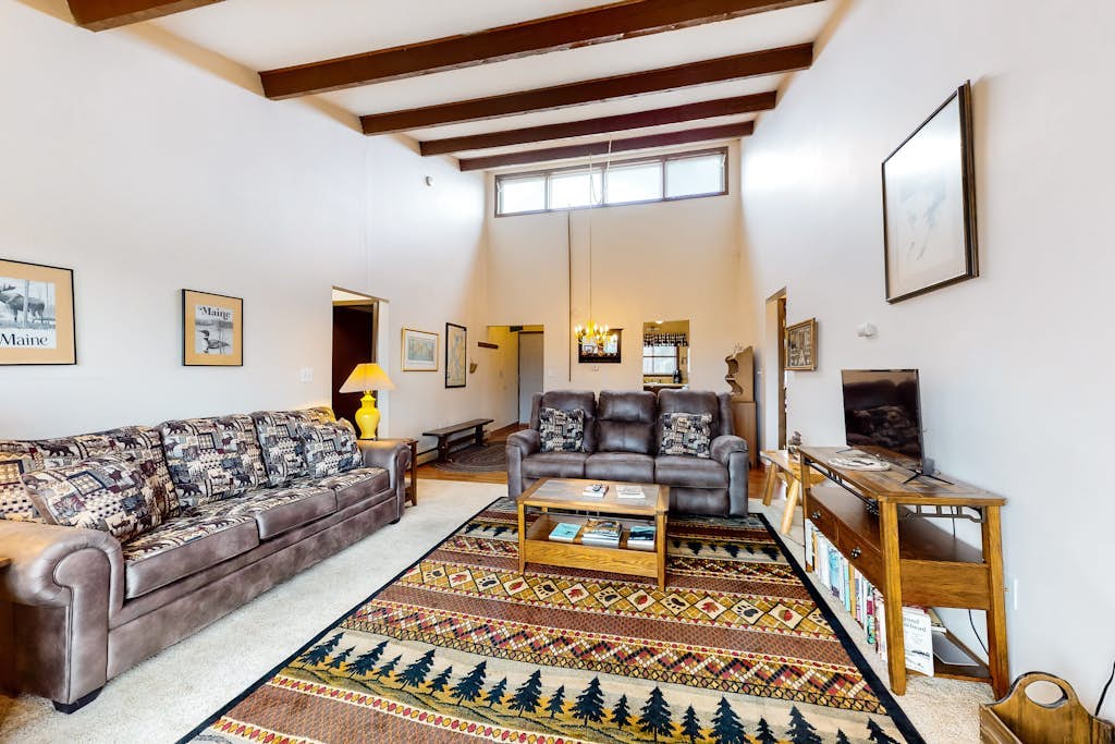 Fun-Filled Lakehouse w/Private Balcony, Free WiFi, Private W/D - Steps to Beach