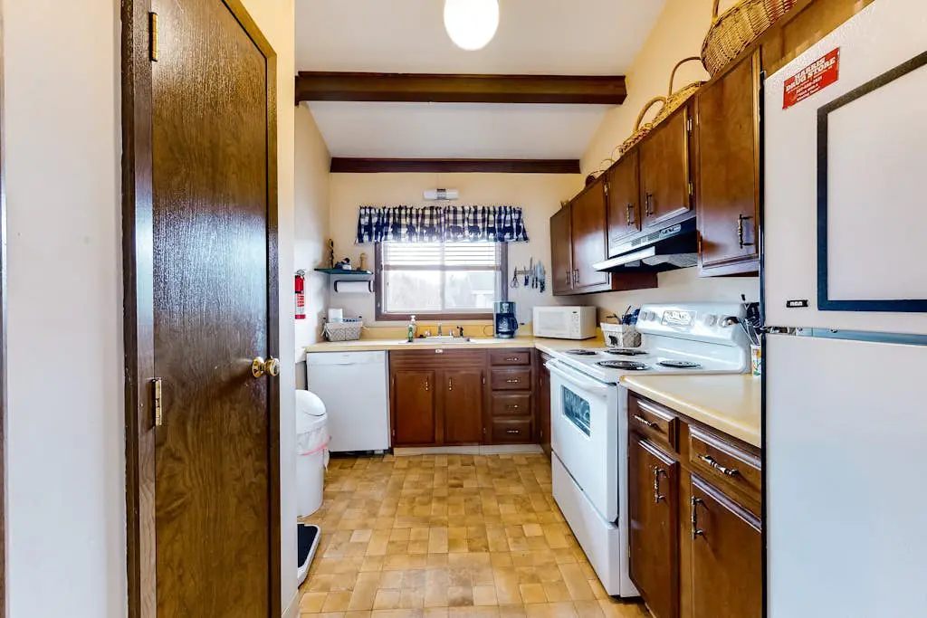Lakeview Condo