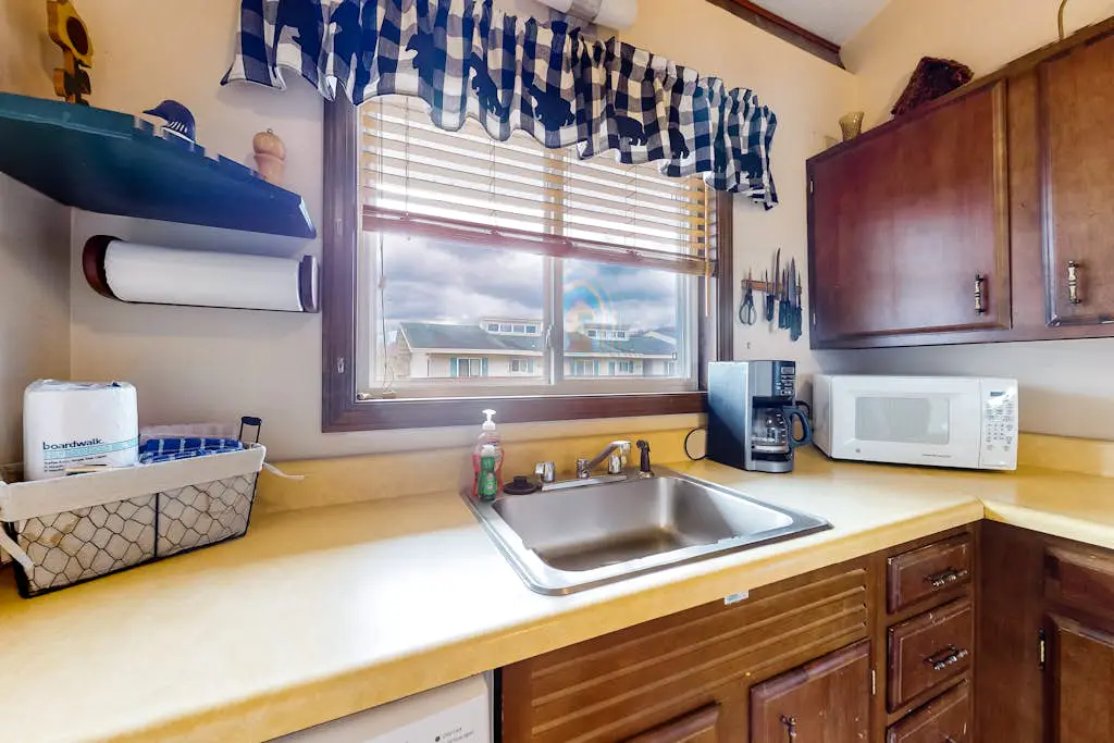 Lakeview Condo