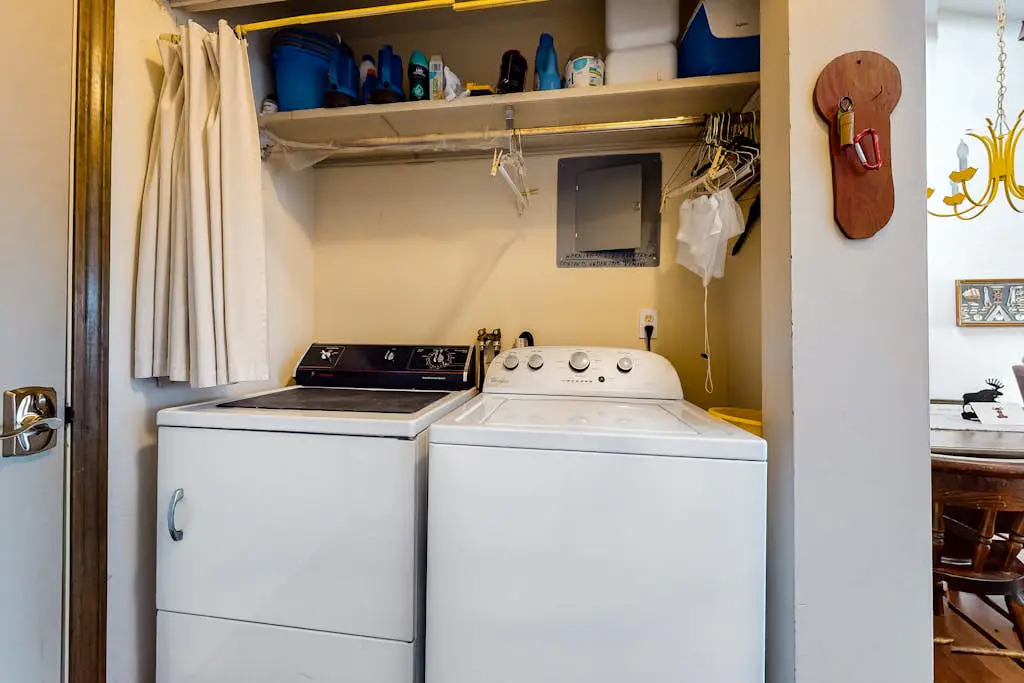 Lakeview Condo