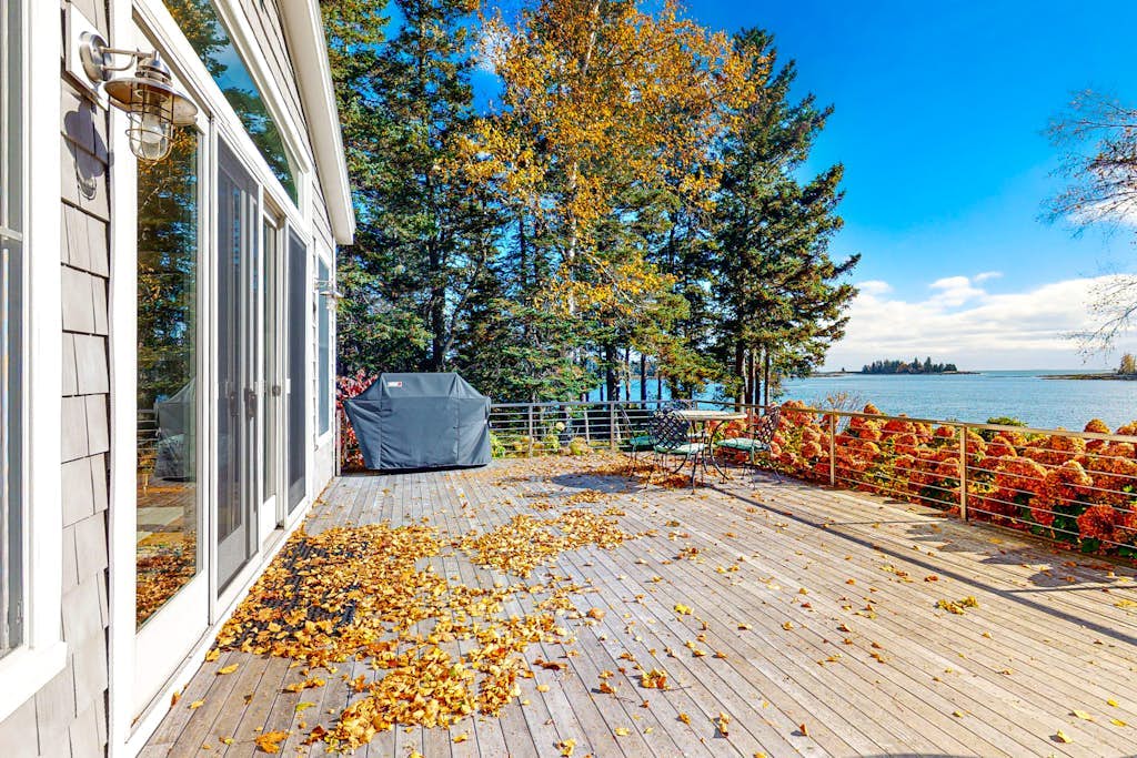 Oceanfront two-story house with wraparound deck & gas grill - snowbird-friendly