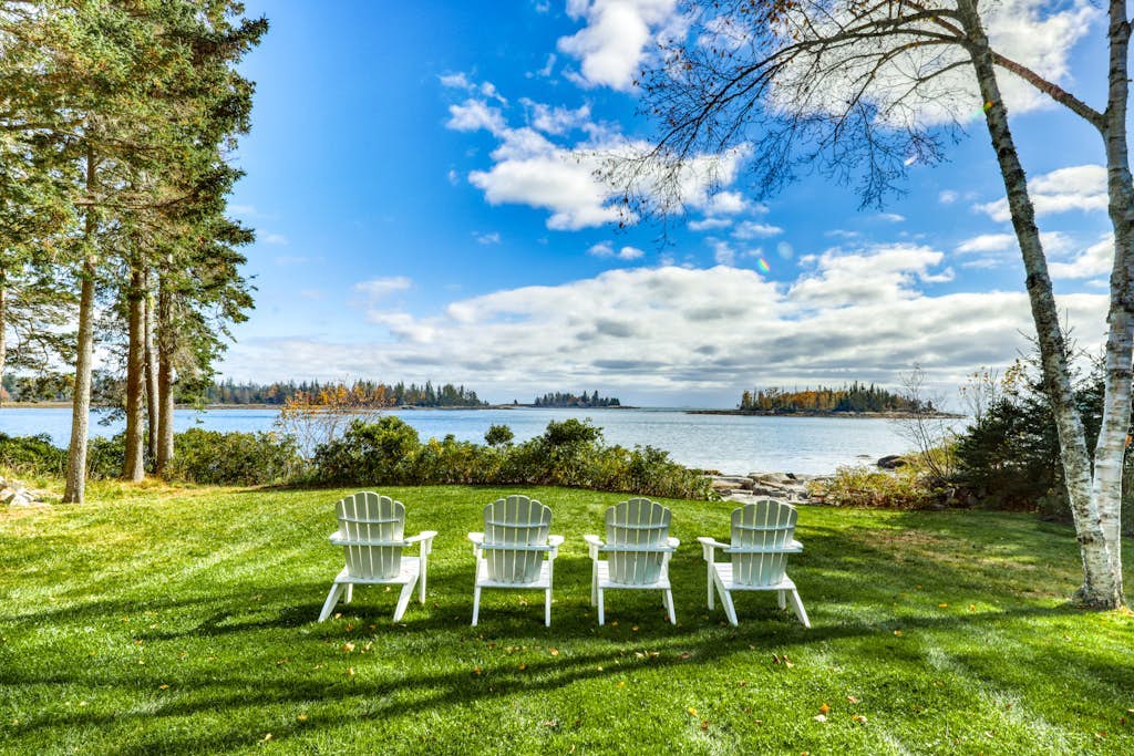 Oceanfront two-story house with wraparound deck & gas grill - snowbird-friendly