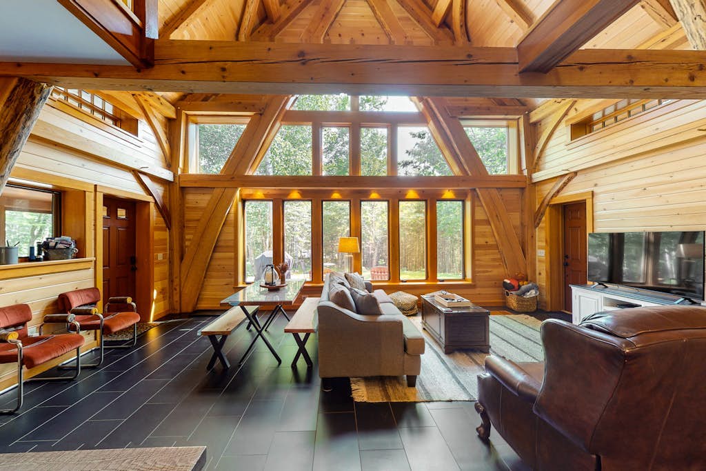 The Cabin on 32 wooded acres - tranquil new-build with sauna & forested views