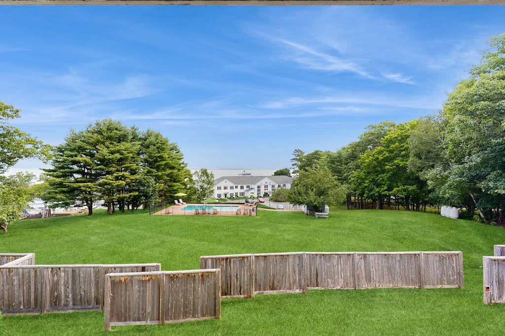 Dog-Friendly Townhouse w/Bay Views, Fast WiFi, and Partial A/C