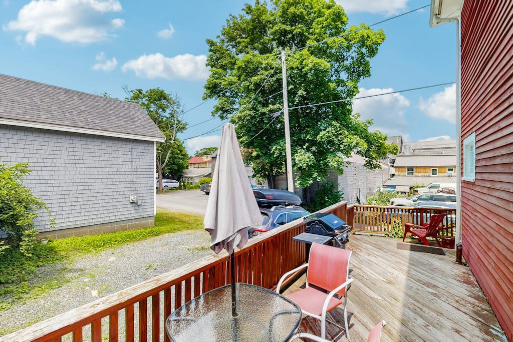 Dog-Friendly House with WiFi and Deck - Near the Water, Eateries, and Shopping