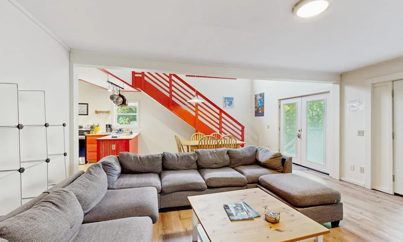 Sunlit cottage next to Acadia - sparkling full kitchen - 1 mile to downtown