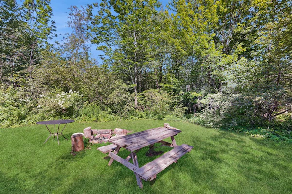 Sunlit cottage next to Acadia - sparkling full kitchen - 1 mile to downtown
