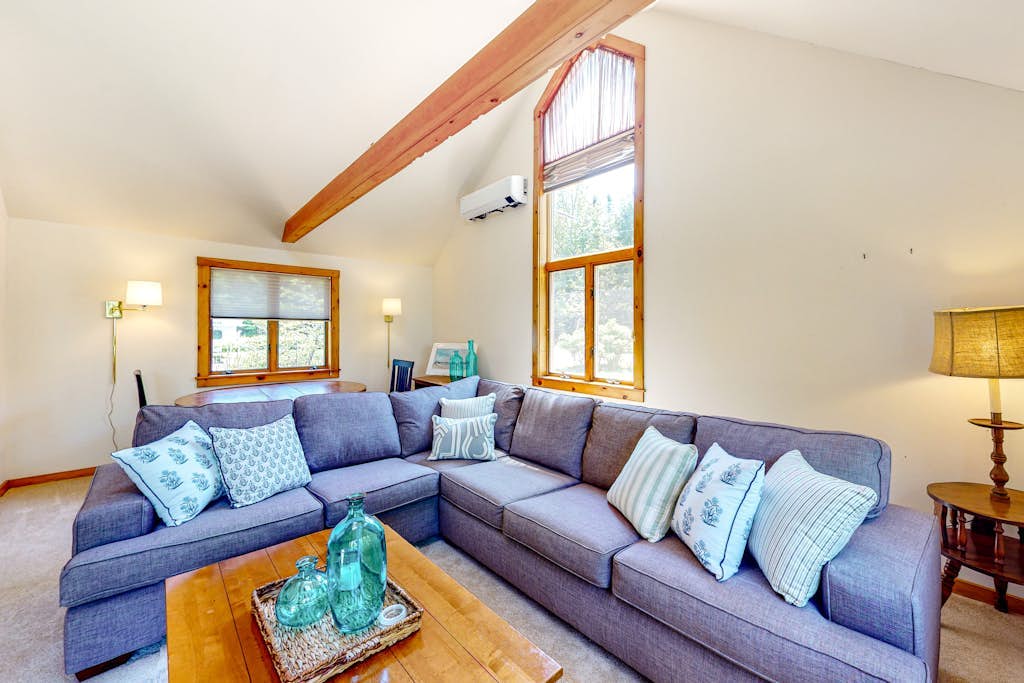 Dog-friendly beach house with WiFi, private washer/dryer, deck, beautiful views