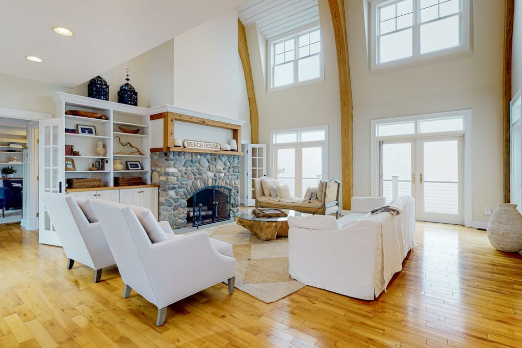 Spectacular oceanfront retreat with amazing views, sunroom & washer/dryer