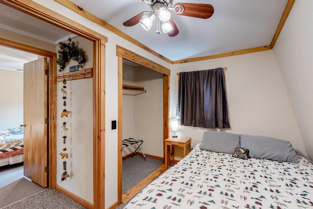 Lakeview Duplex Cabin -Combo Cabin #2 and Cabin #3