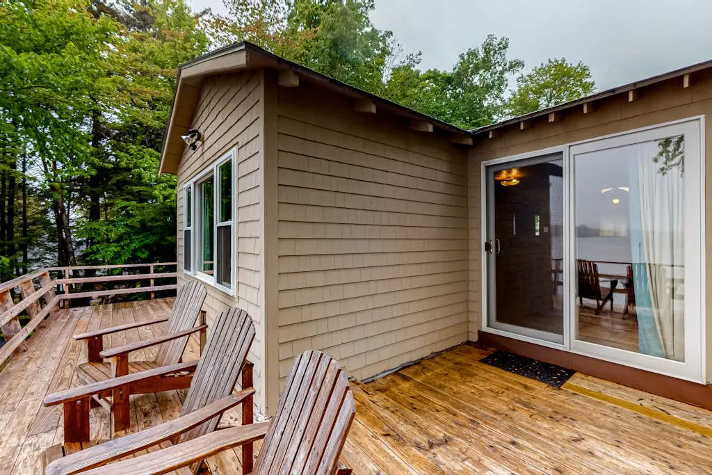 Lakefront Cabin #1