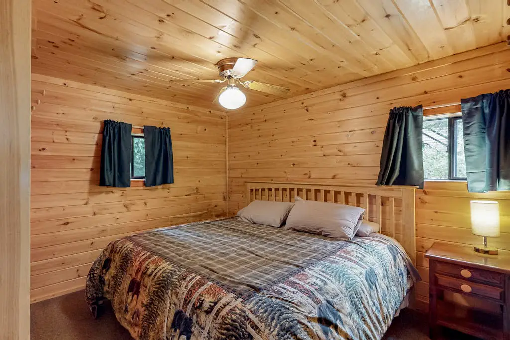 Lakefront Cabin #1