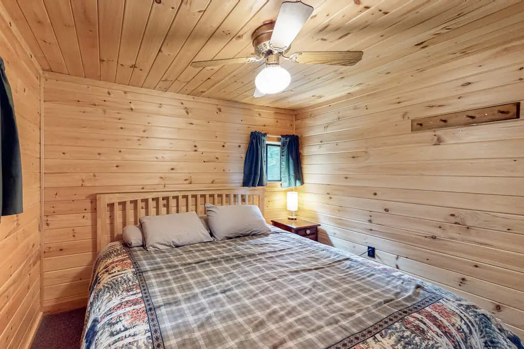Lakefront Cabin #1