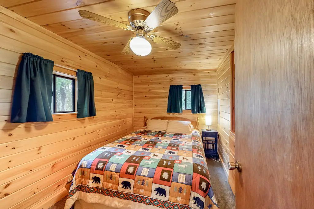 Lakefront Cabin #1