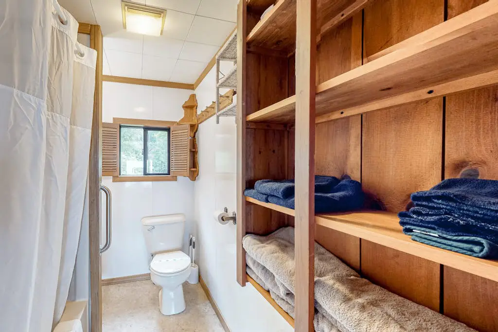 Lakefront Cabin #1
