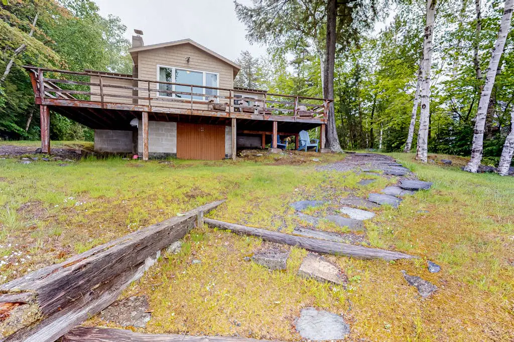 Lakefront Cabin #1