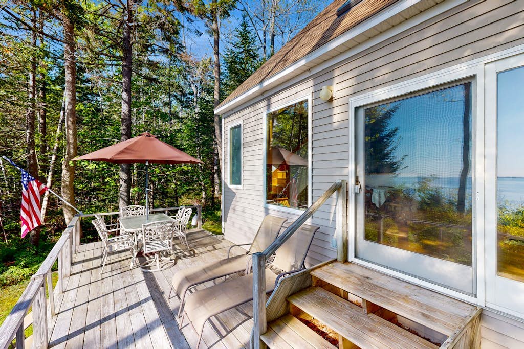 Oceanfront home with water views - central AC, washer/dryer & beach access