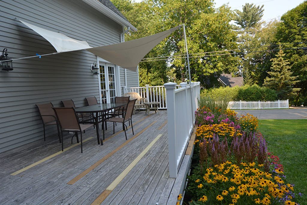 Gorgeous water-view home & attached apartment with washer/dryer