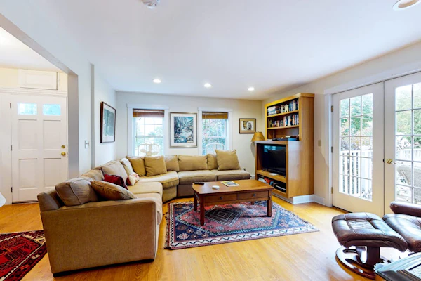 Gorgeous water-view home & attached apartment with washer/dryer