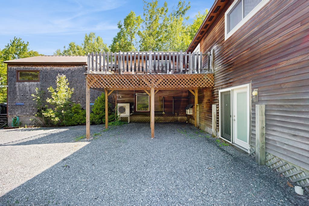 Inviting apartment near downtown and Acadia National Park - dog-friendly