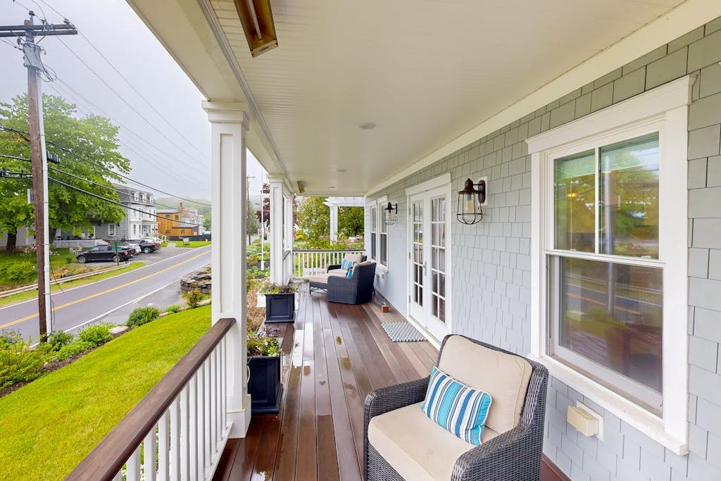 Elegant home with veranda & water view, walk to downtown Boothbay Harbor