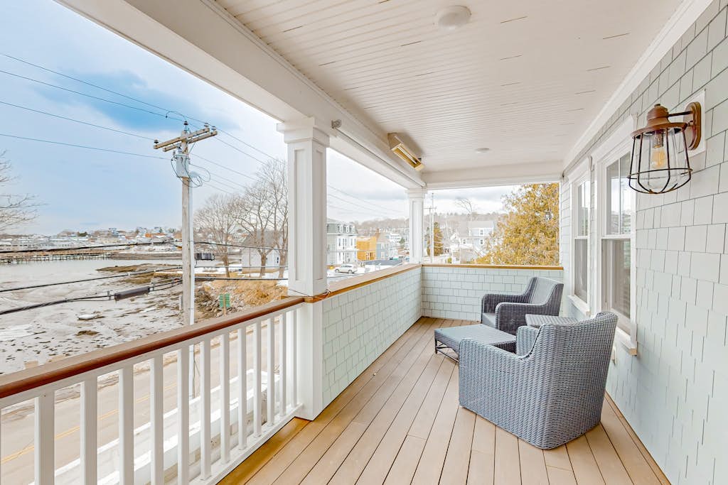 Perfectly located retreat with grill, fireplace, & chef