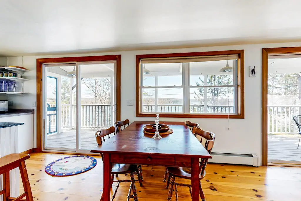 Damariscotta Vistas
