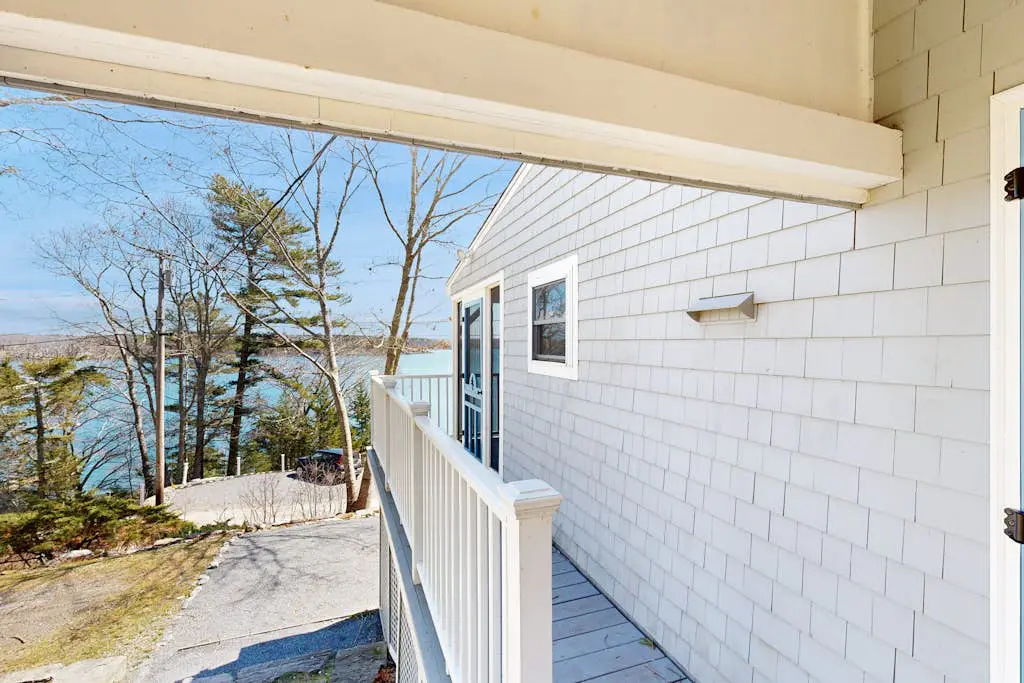 Damariscotta Vistas