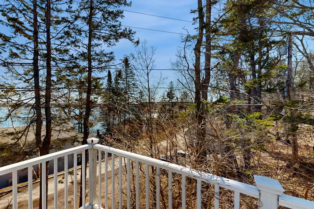 Damariscotta Vistas