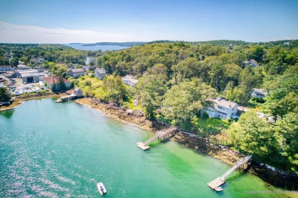 Damariscotta Vistas
