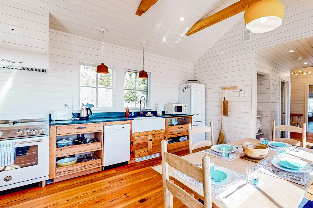 Cottage on the Coast