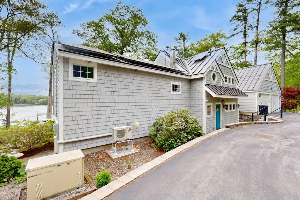 Edgecomb Riverhouse