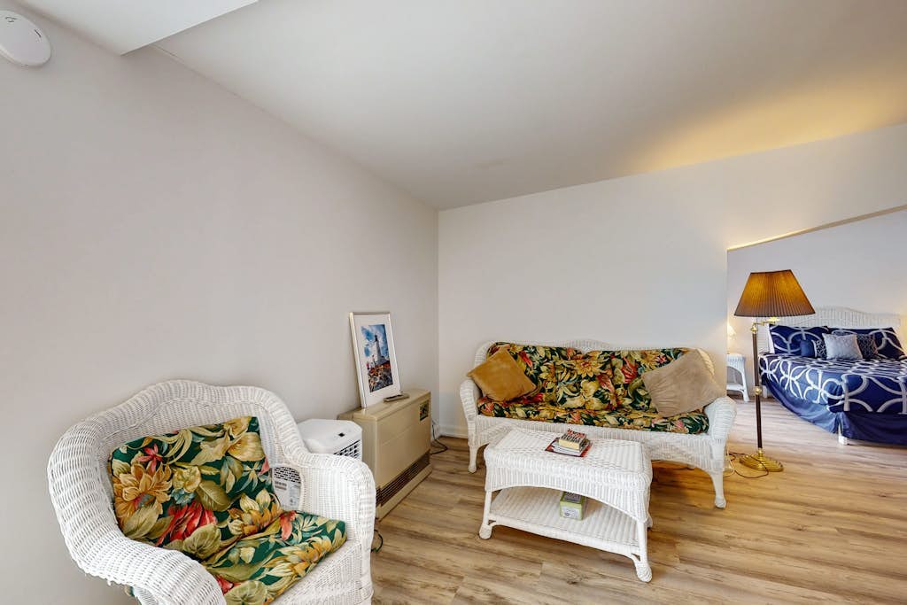 Oceanfront, dog-friendly condo with Boothbay Harbor views & prime location