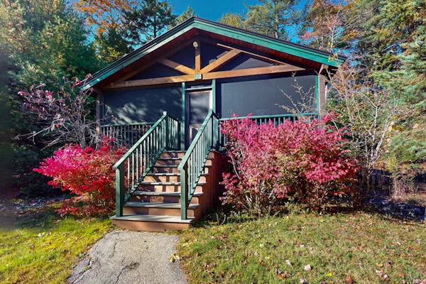 Explore the outdoors from this cozy cabin w/firepit, kitchen, and more