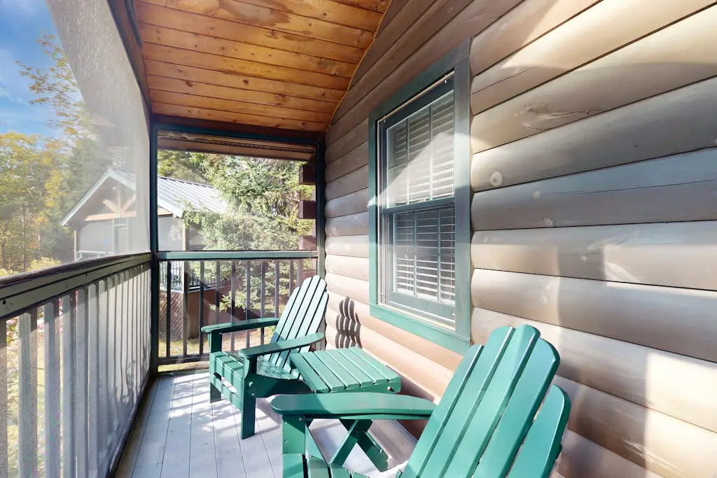 Chickadee Cabin 43