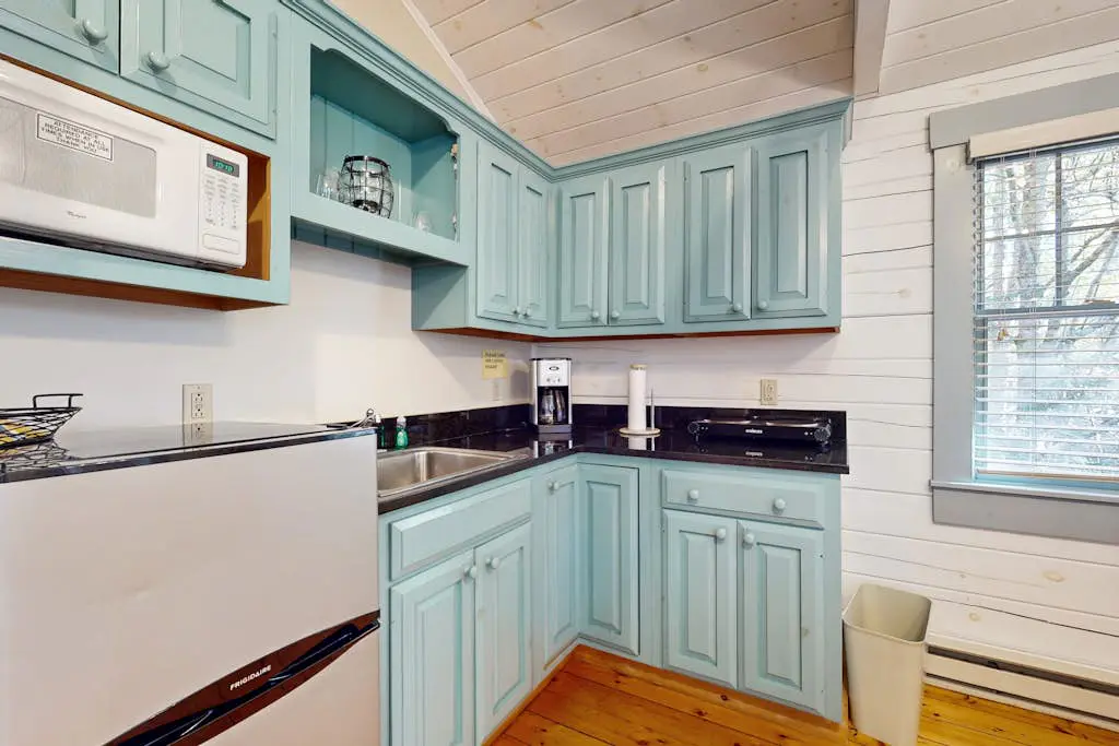 Chickadee Cabin 43