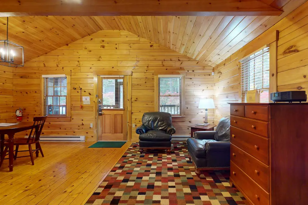 Woodpecker Cabin 87