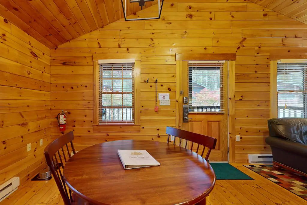 Woodpecker Cabin 87
