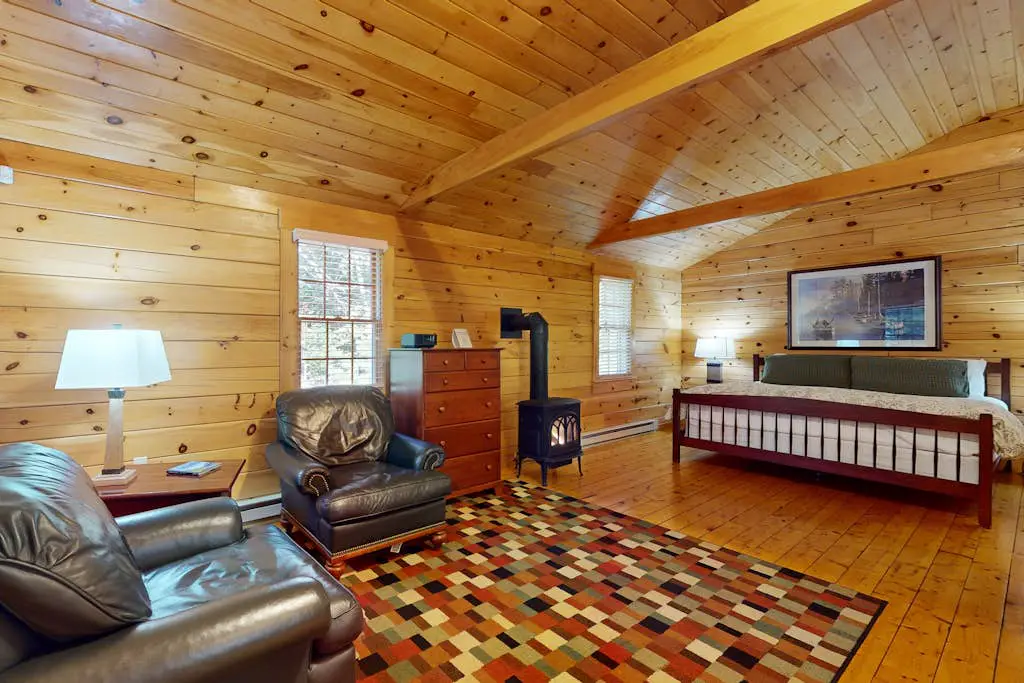 Robin Cabin 84