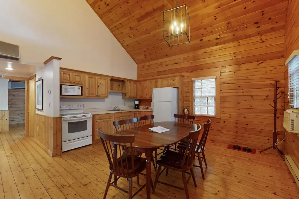 Lynx Cabin 106