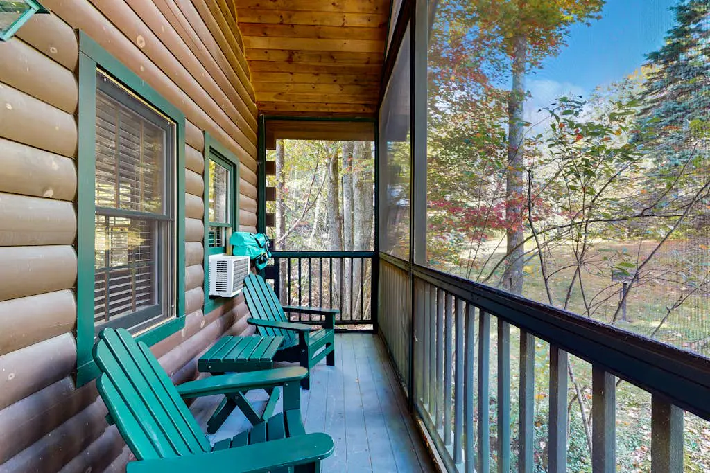 Lynx Cabin 106