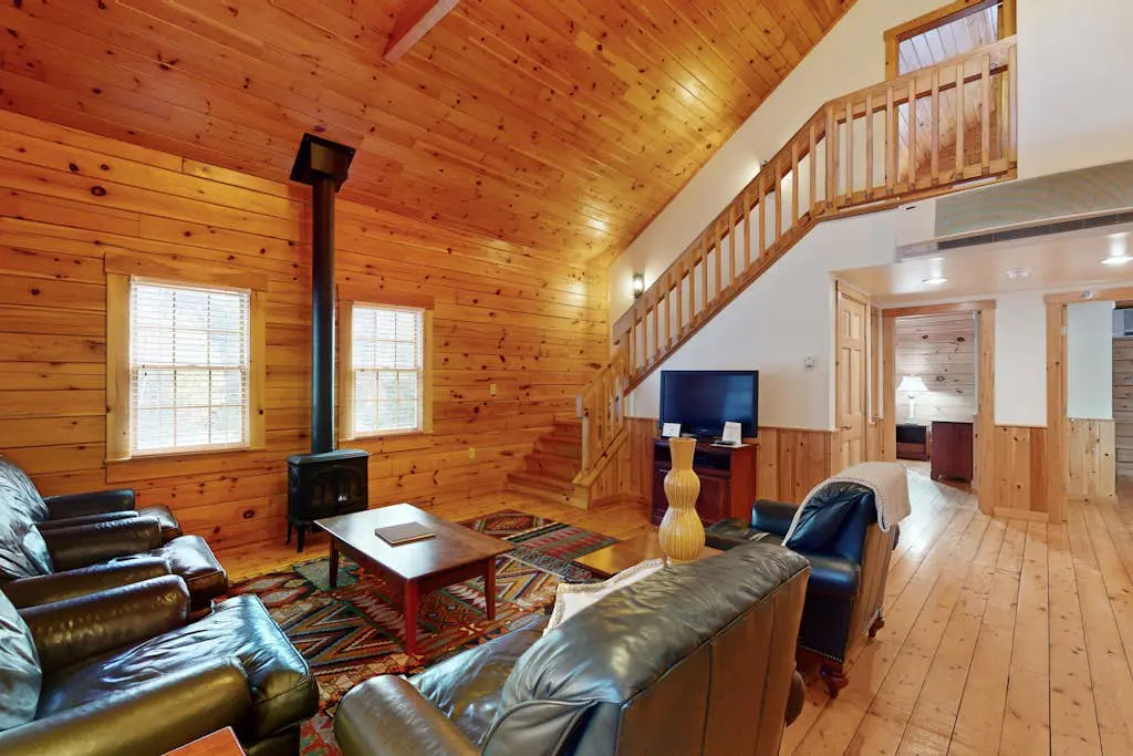 Lynx Cabin 106