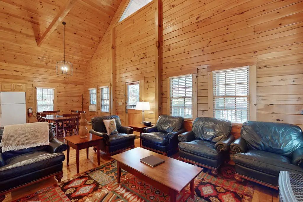 Lynx Cabin 106