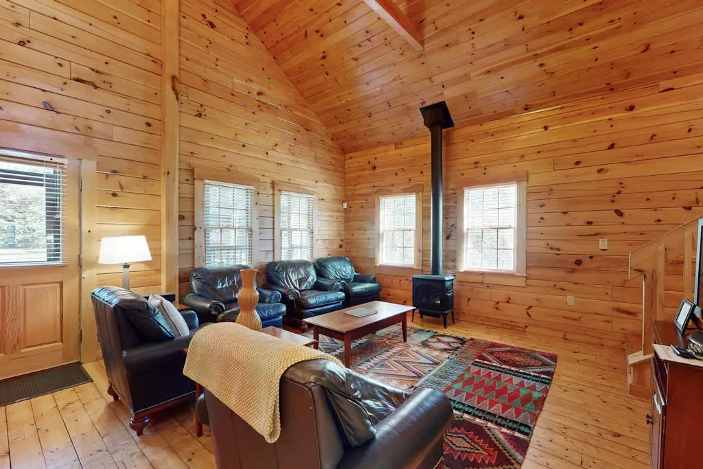 Lynx Cabin 106