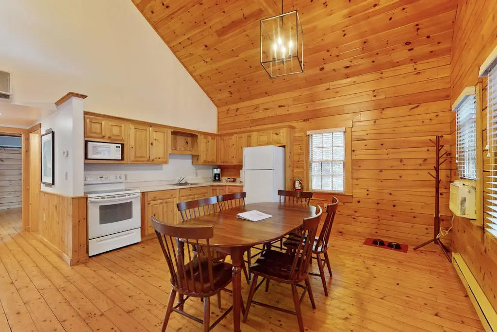 Lynx Cabin 106