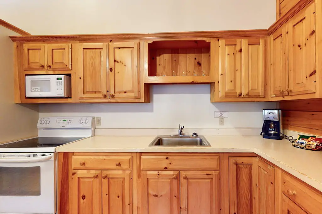 Lynx Cabin 106