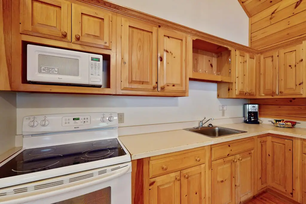 Lynx Cabin 106
