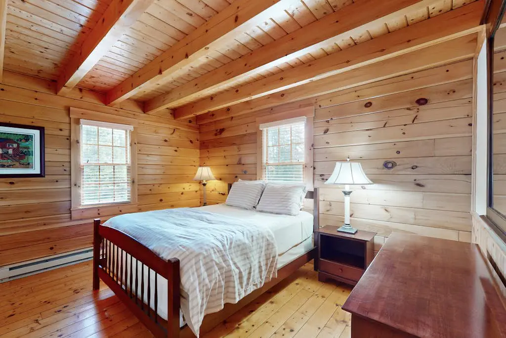 Lynx Cabin 106